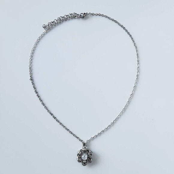 Vintage antique silver and quartz round fairy necklace with a small silver chain - Picture 5 of 8
